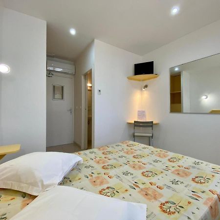 Hotel Myriam Vias Plage Bagian luar foto