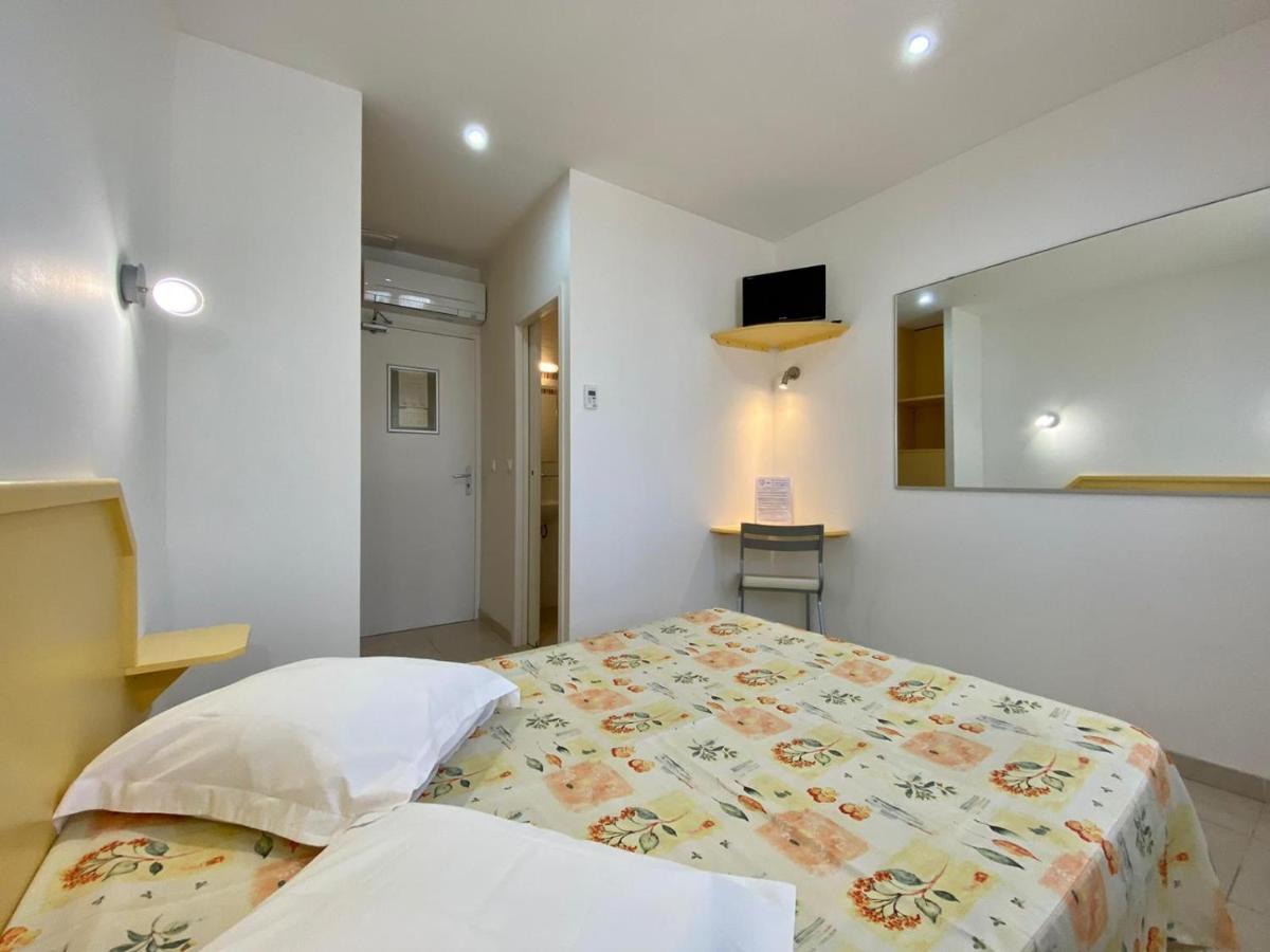 Hotel Myriam Vias Plage Bagian luar foto