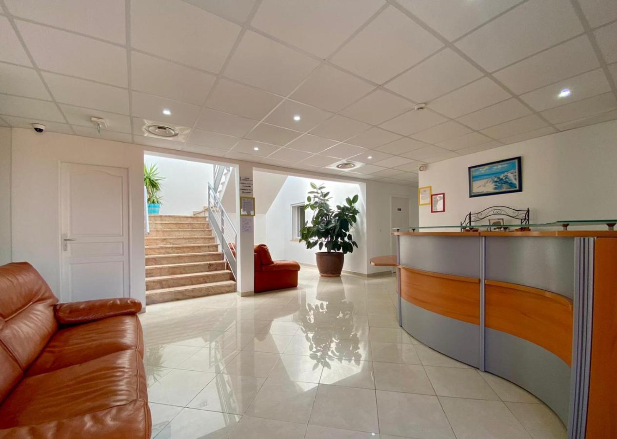 Hotel Myriam Vias Plage Bagian luar foto