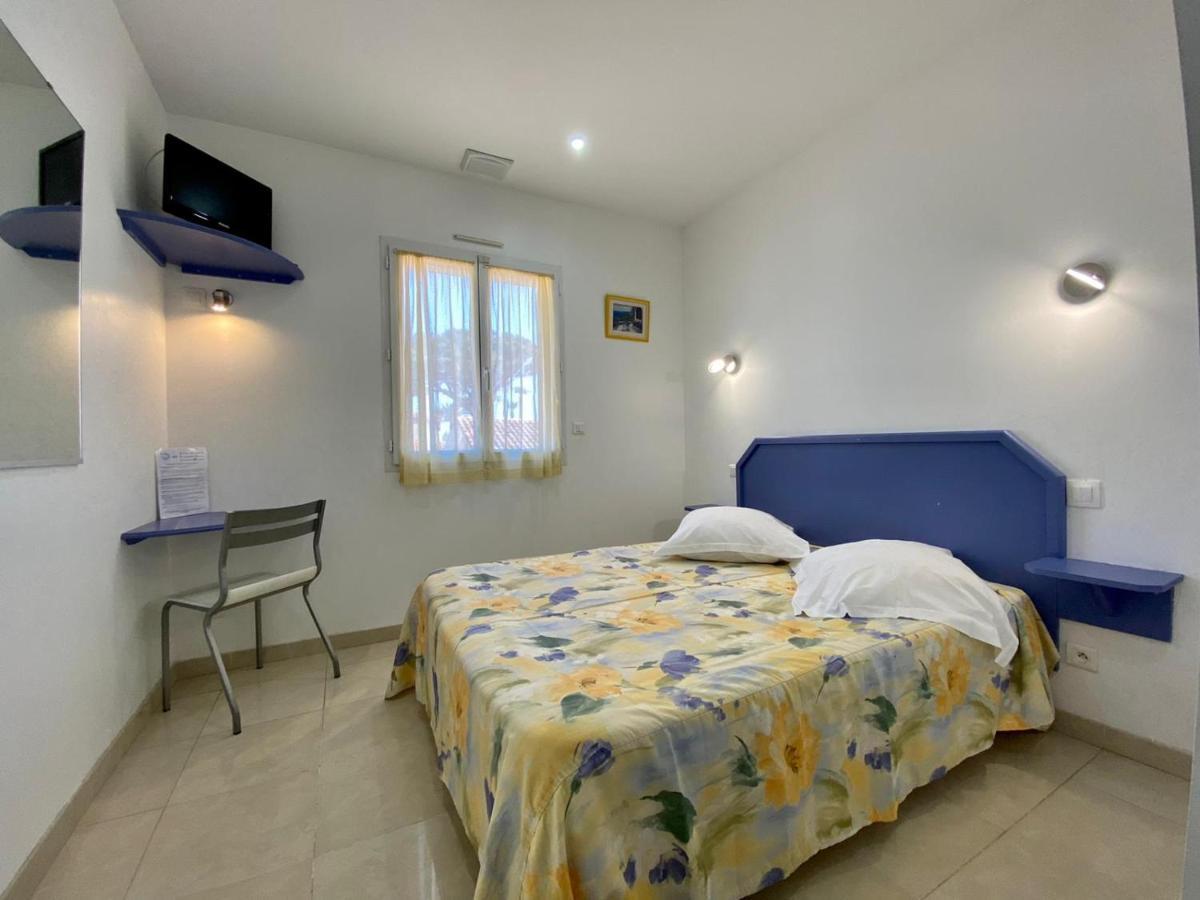 Hotel Myriam Vias Plage Bagian luar foto
