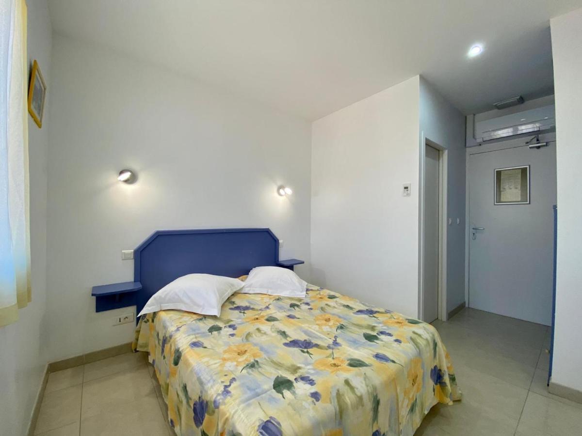 Hotel Myriam Vias Plage Bagian luar foto