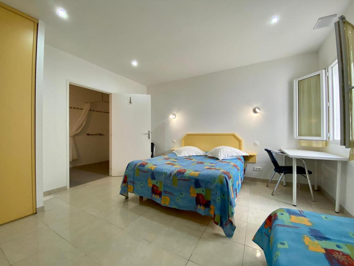 Hotel Myriam Vias Plage Bagian luar foto
