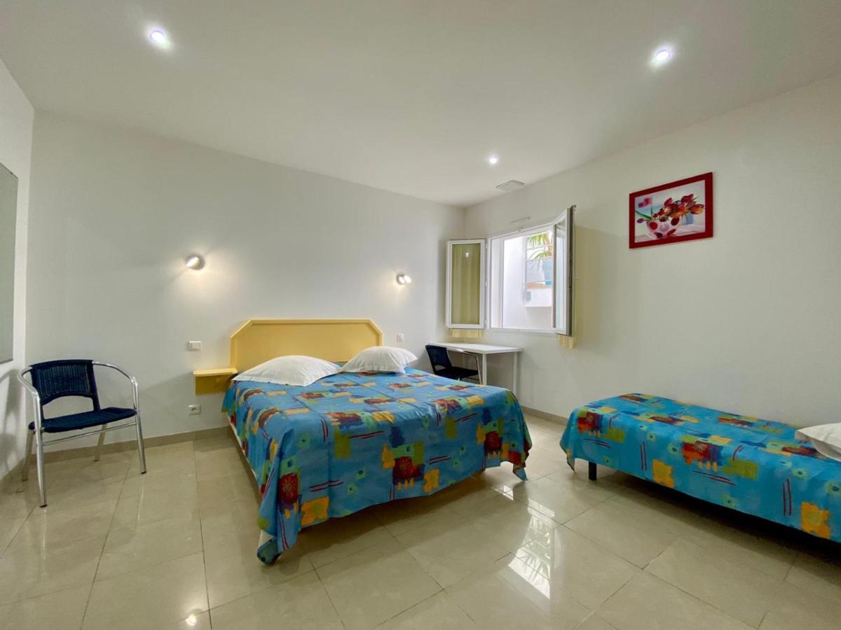 Hotel Myriam Vias Plage Bagian luar foto